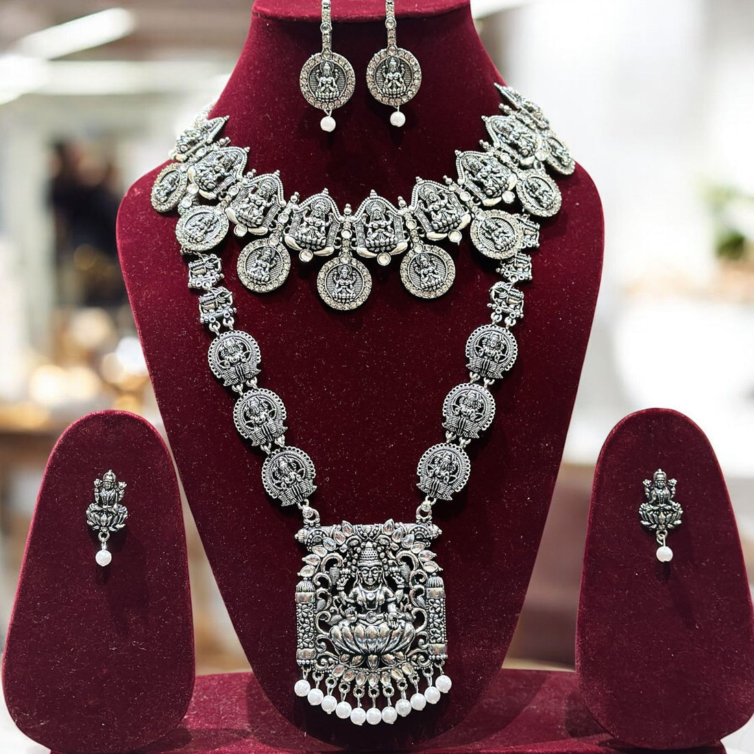 Bridal silver laksmiji necklace for women